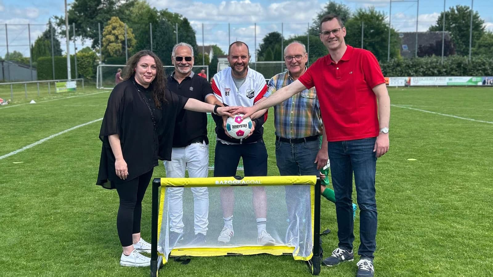 Großzügige Spende zur Förderung des Jugendfußballs